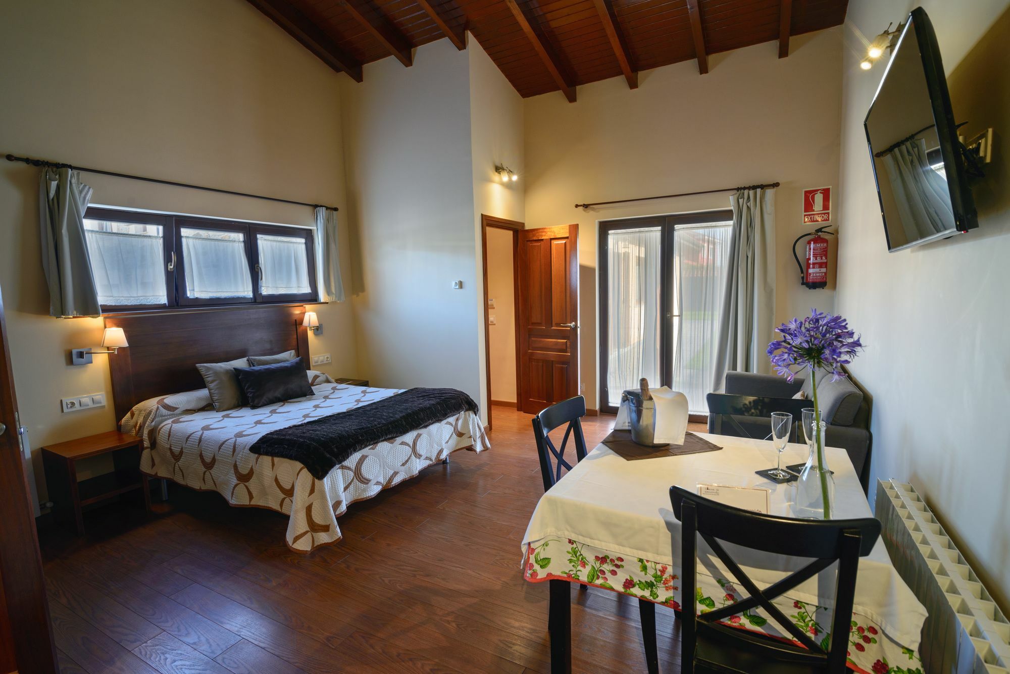 Casona De Llanorrozo Apartamentos Rurales Ovinana  Exterior photo